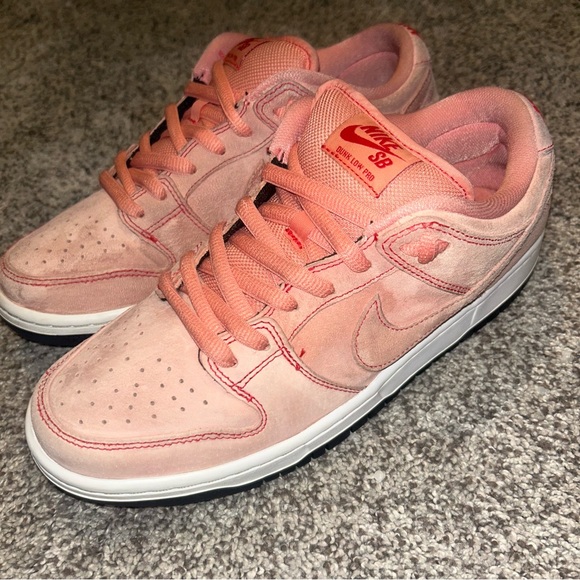 NIKE SB DUNK LOW ‘PINK PIG’ SIZE-9 EXTRA LACES AND REPLACEMENT SB BOX - Picture 10 of 13